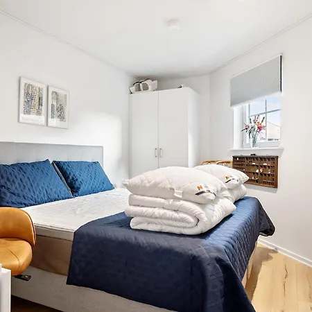Fantastisk Hjem I Med Badstue Feriehus Bogense